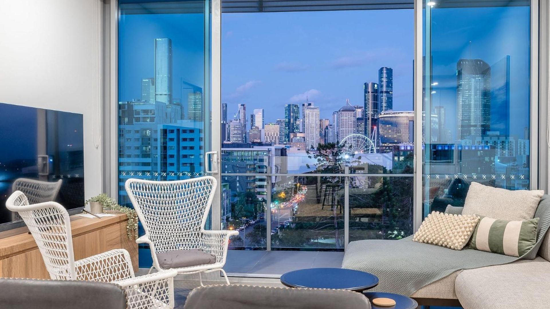 Russell St Retreat Stunning & Park Views *