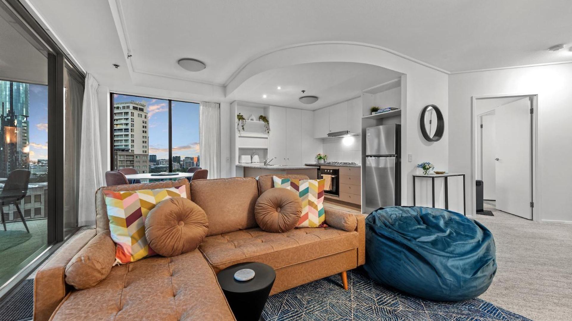 A Touch Of Class - 2bed-2bath-1car-balcony-views - Cbd Apartment Brisbane