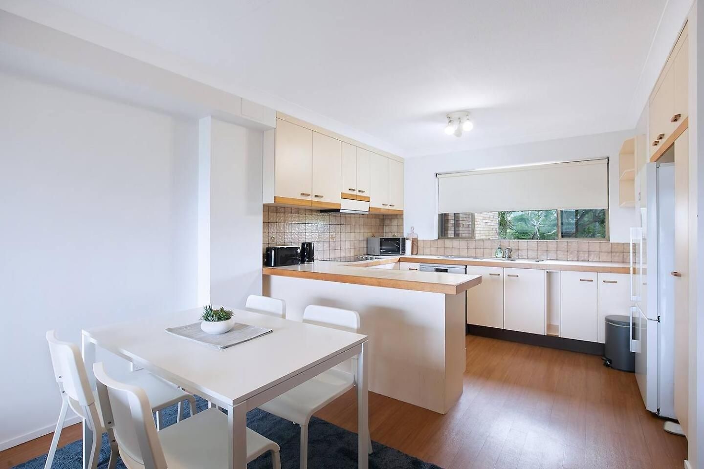 The Poolside Perch - A Breezy Balcony Gem Brisbane
