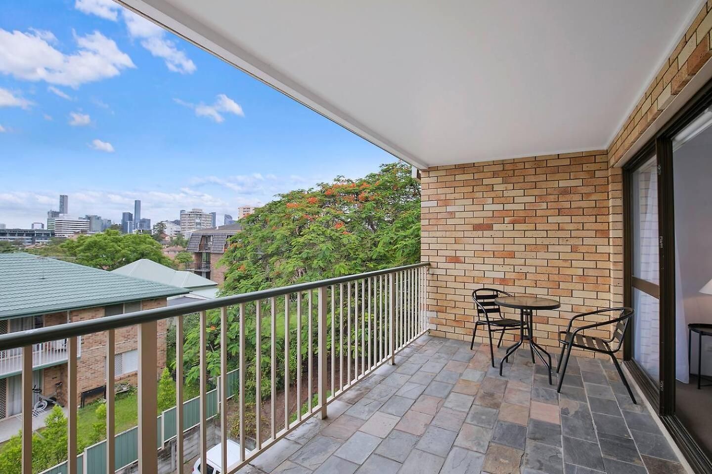 The Poolside Perch - A Breezy Balcony Gem Apartment *