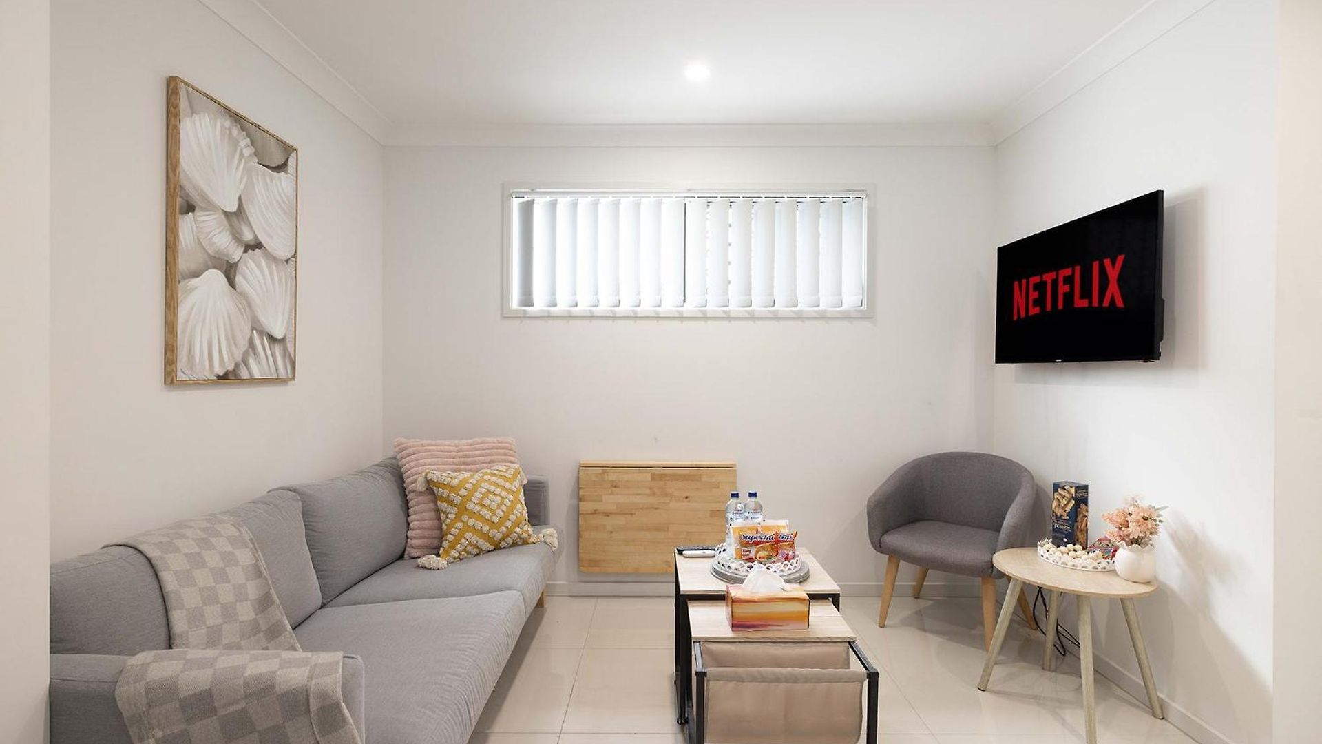 Apartment Smart Self Check-in - N Freney