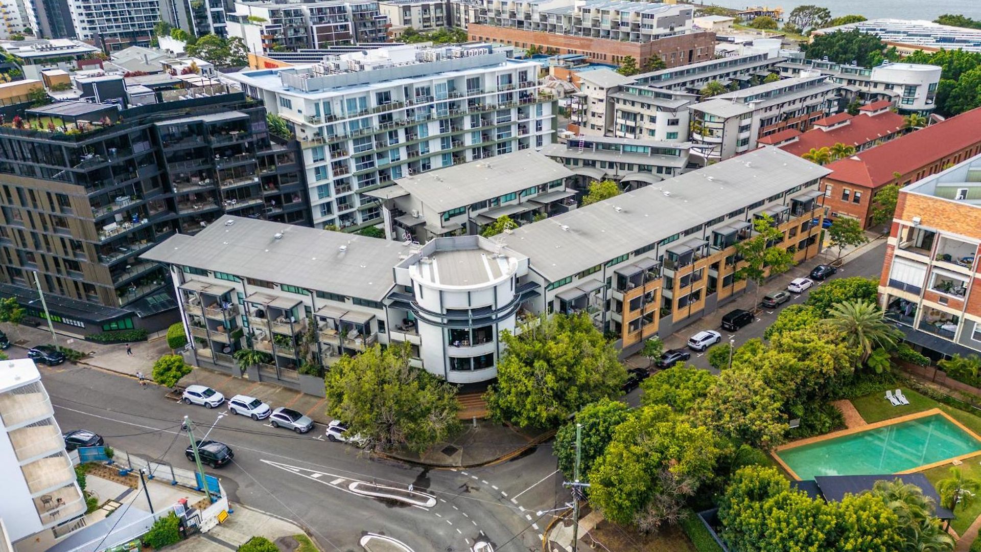Teneriffe Executive Apartment
