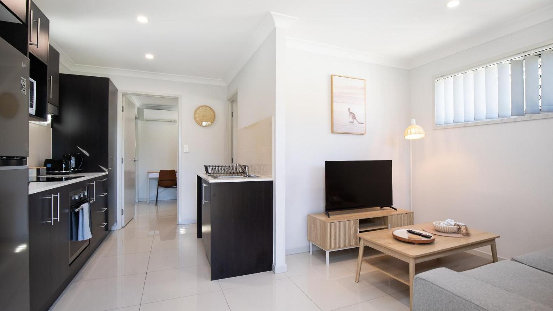 Smart Self Check-in - W Freney Apartment
