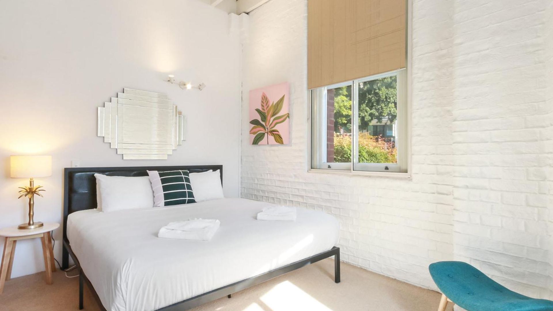 Spacious 1 Bedroom In Teneriffe Apartment