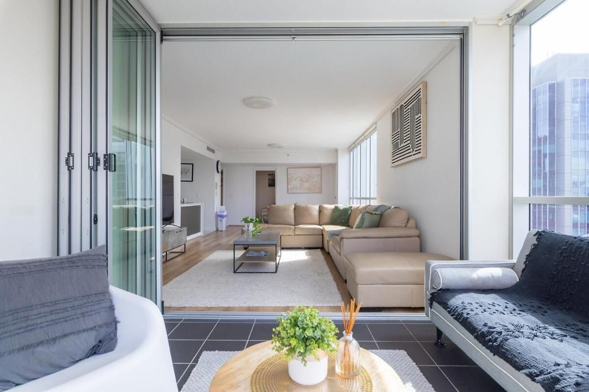 Luxury Cbd Apartment