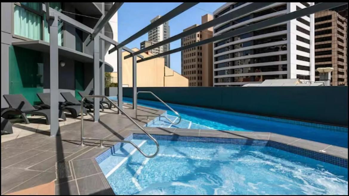 Lovely 2 Bedroom With River View With A Pool And A Gym In The Heart Of The Cbd Apartment Brisbane