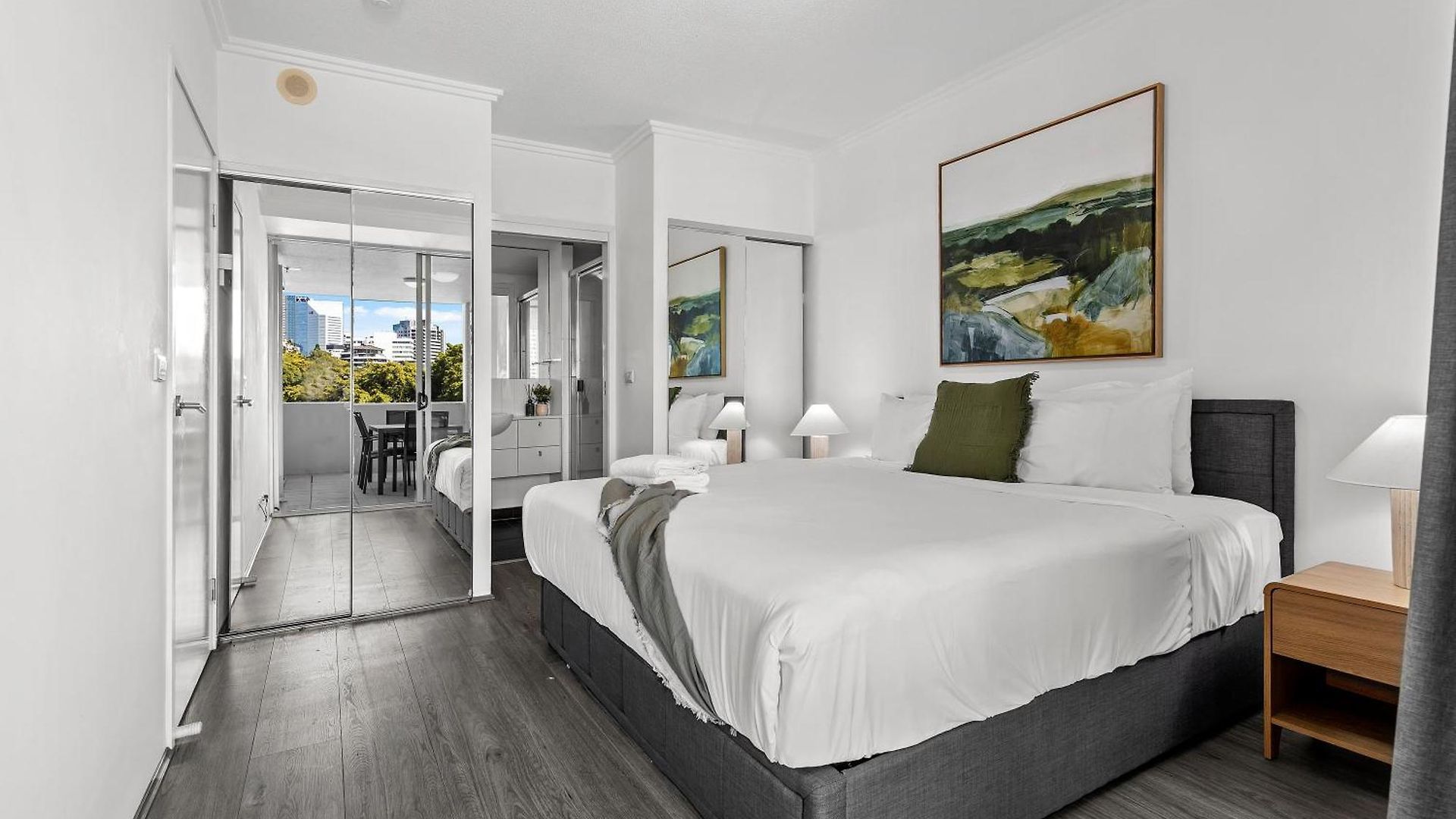 Apartment Stylish 3br - Huge Park On Doorstep - 5 Min To Cbd