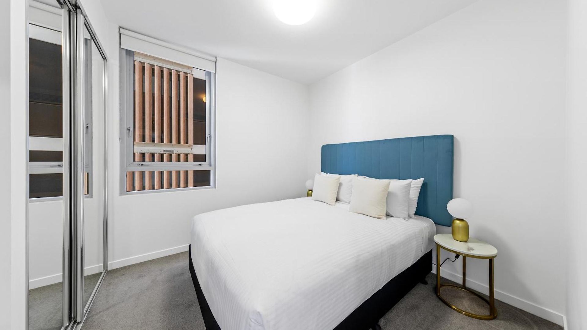 Scenic 2br With Balcony And Recreational Deck Access * Brisbane