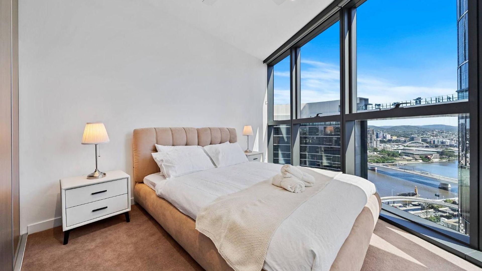 2br Lv 23 Queens Wharf With Carpark - Privately Managed Brisbane