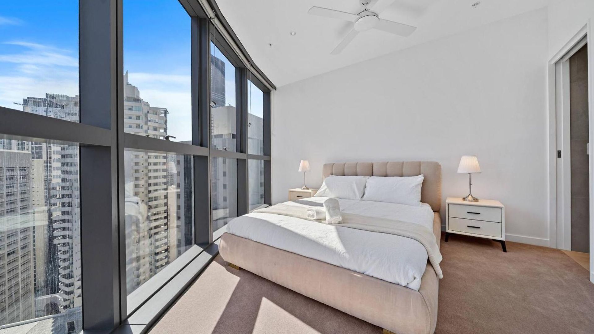 Apartment 2br Lv 23 Queens Wharf With Carpark - Privately Managed *