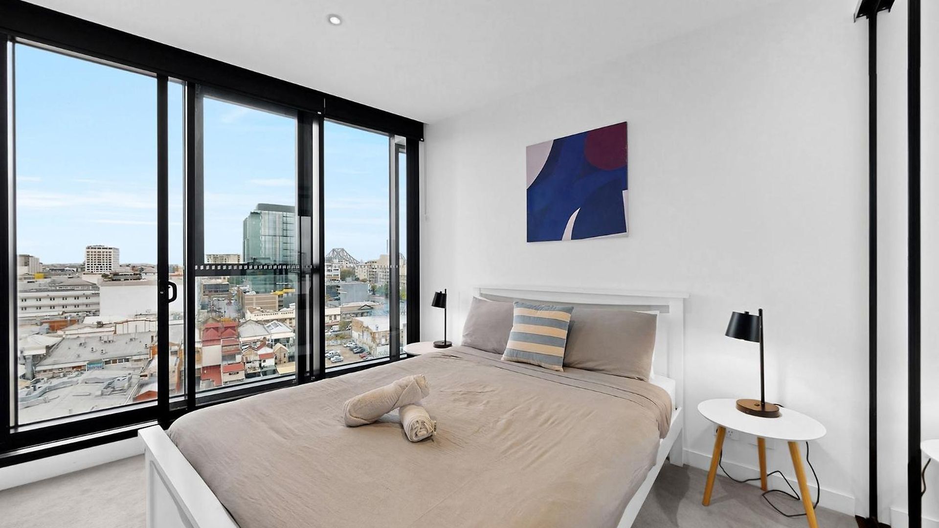 Stylish 2br With Story Bridge & Fireworks Views Apartment