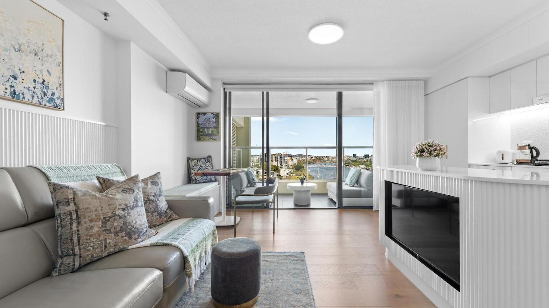 Sweet - 1bed-1bath-1car-views - Cbd *