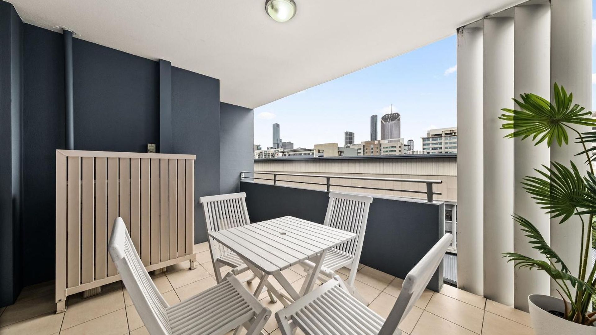 Apartment Modern 2-bed With Gym & Sauna Access Brisbane