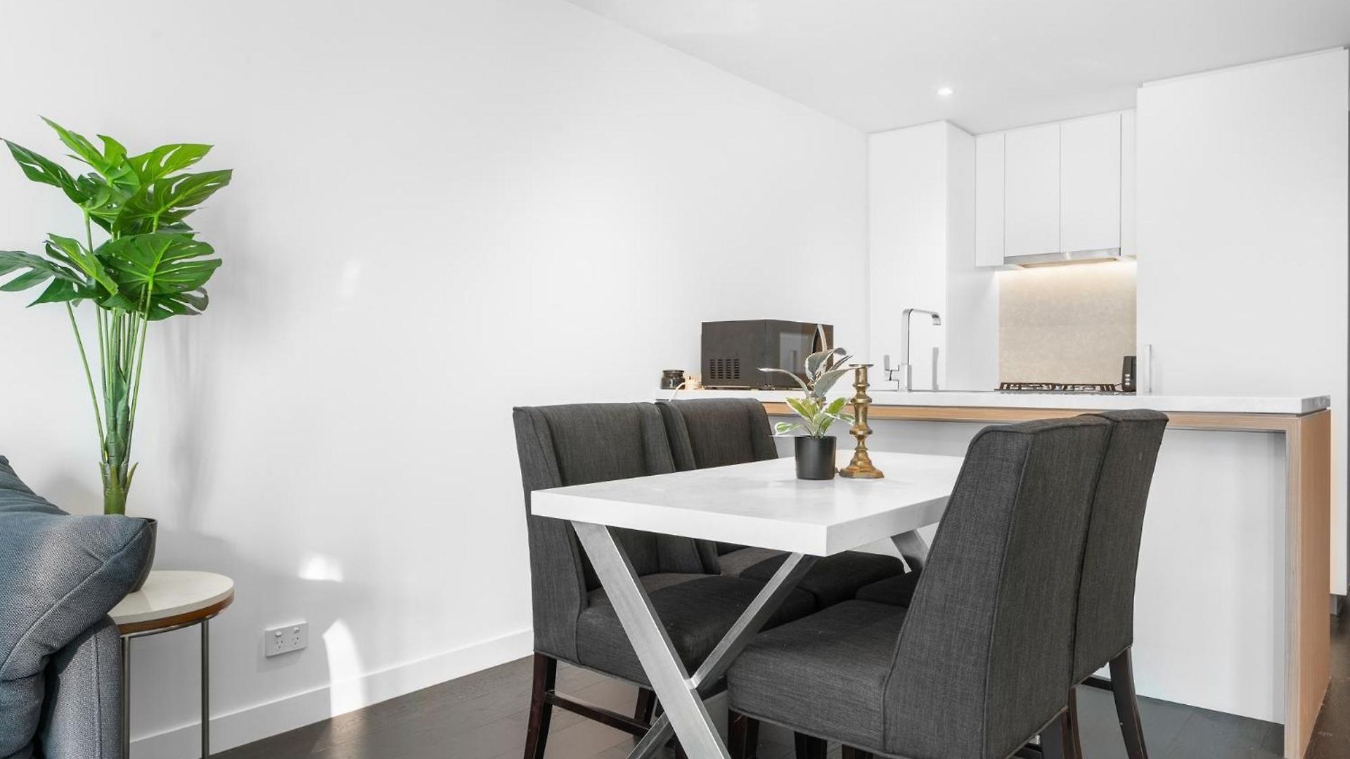 Escape With Balcony & Resort-style Amenities Apartment *