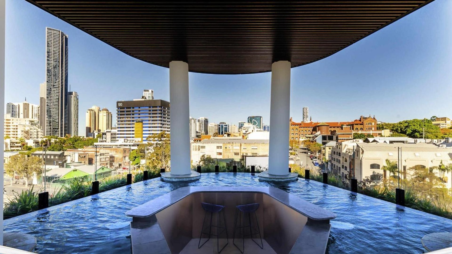 Escape With Balcony & Resort-style Amenities *