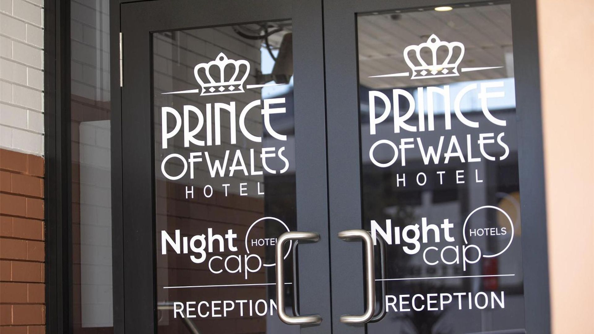Nightcap At Of Wales Hotel 3*