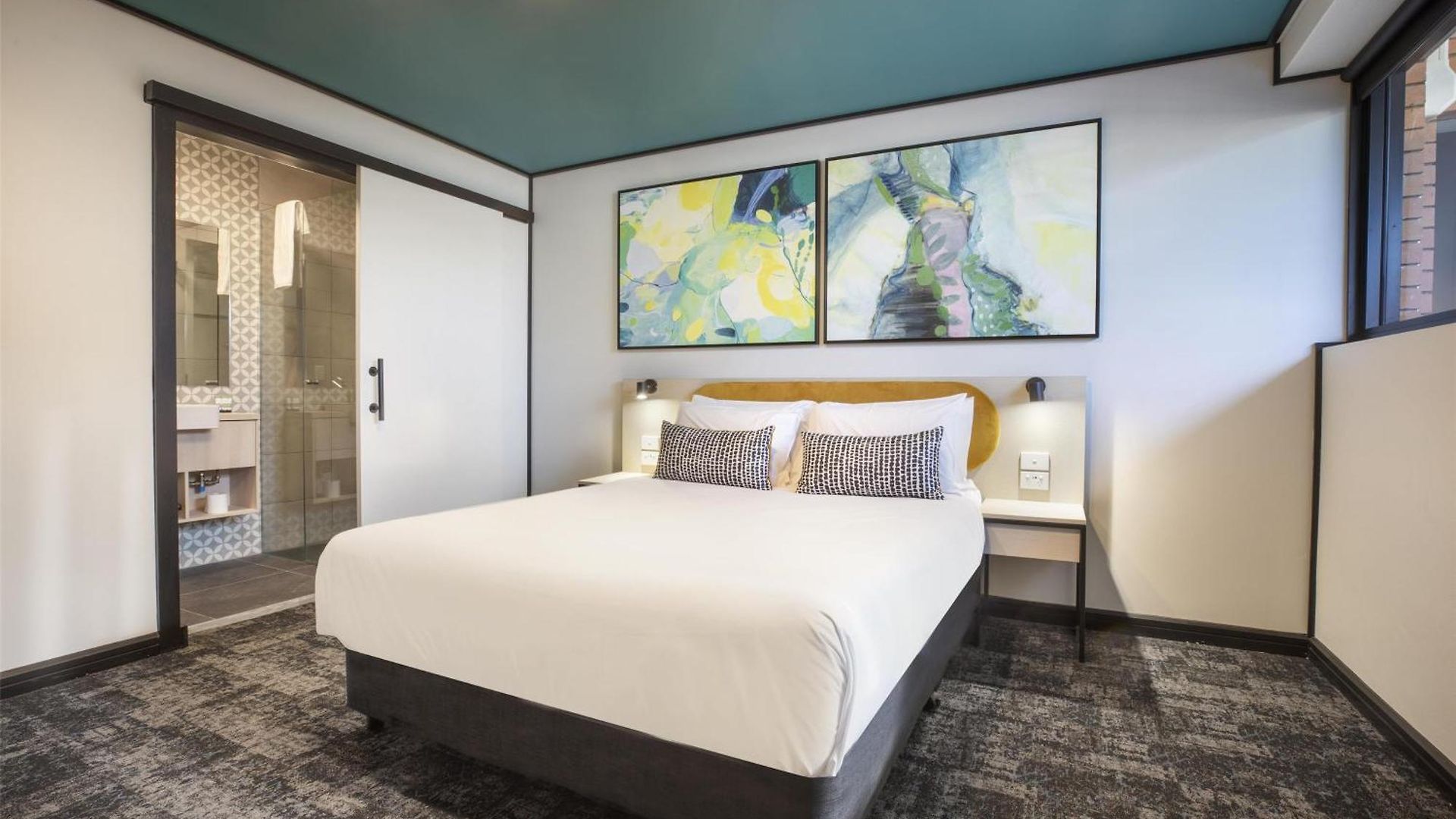 Hotel Nightcap At Of Wales Brisbane