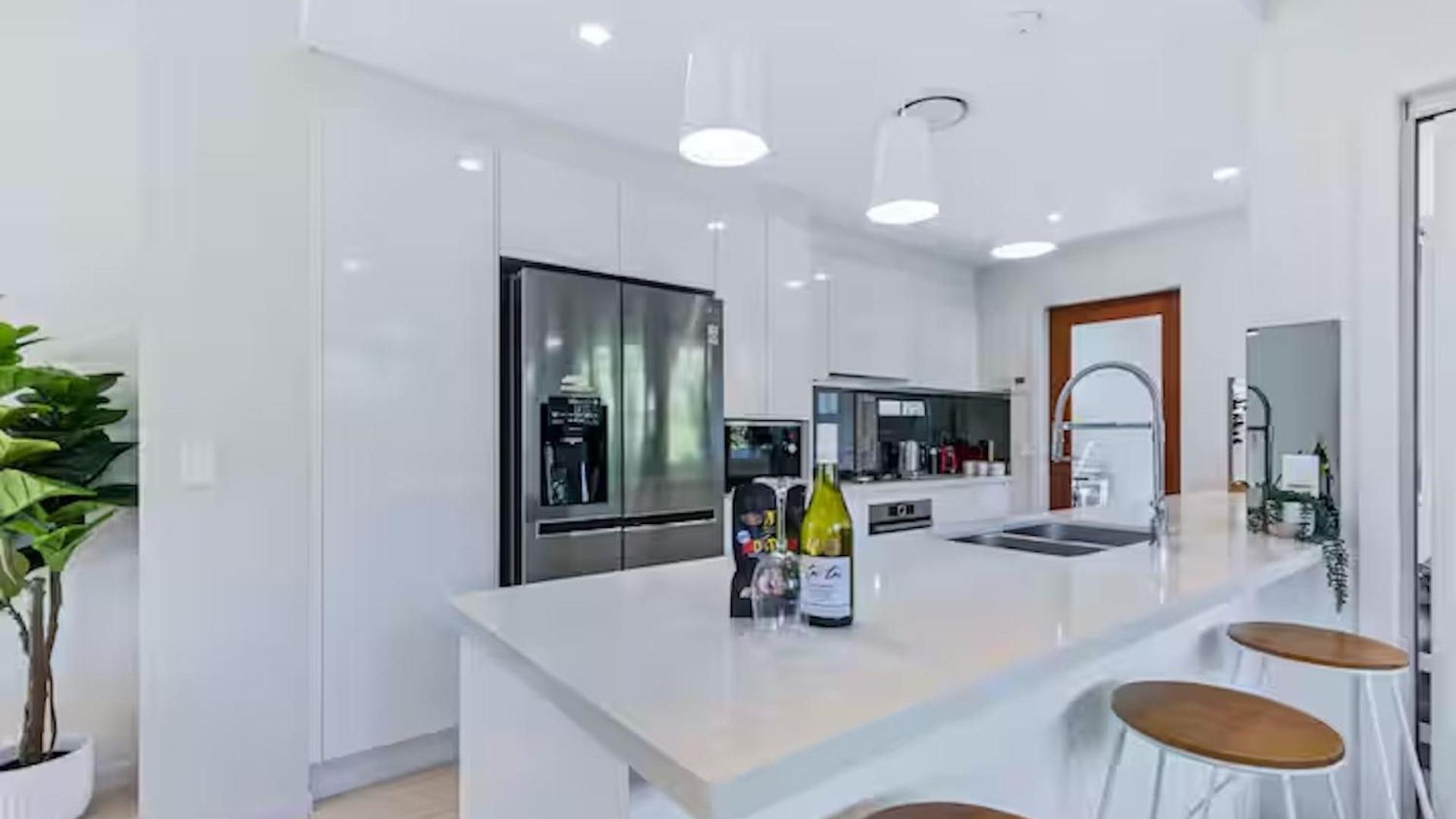 Villa Park Avenue Luxe Chic Townhouse Sleeps 9, Carpark Brisbane