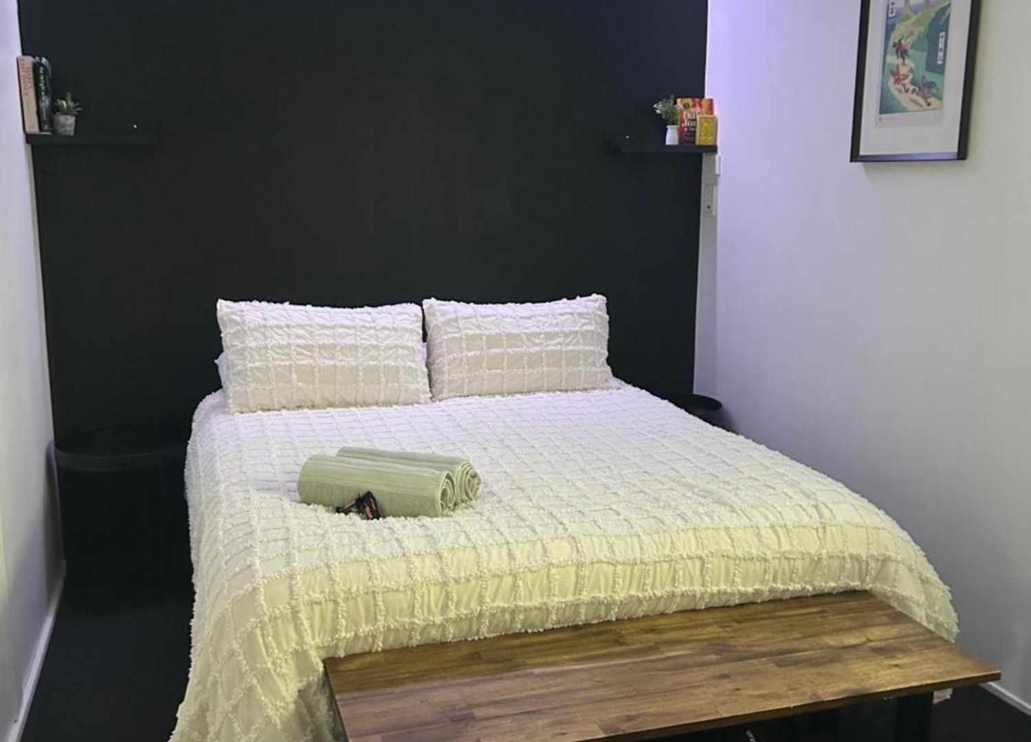 Holiday home West Hub. Private Infrared Sauna Near & Much More! New Purpose Built Loft Style!