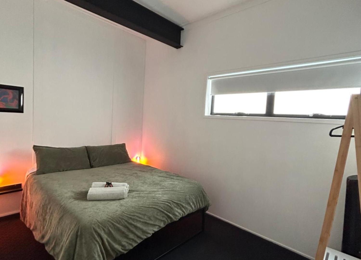 West Hub. Private Infrared Sauna Near & Much More! New Purpose Built Loft Style! Holiday home Brisbane