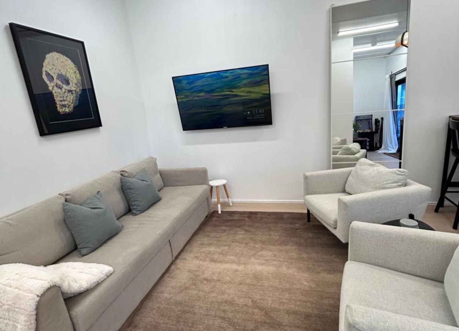West Hub. Private Infrared Sauna Near & Much More! New Purpose Built Loft Style!
