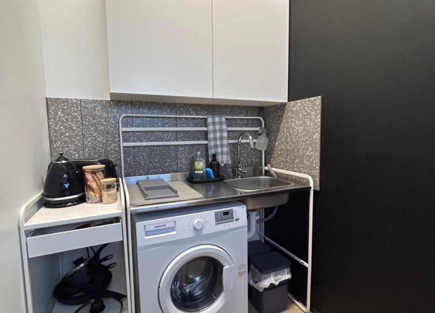 West Hub. Private Infrared Sauna Near & Much More! New Purpose Built Loft Style! Brisbane