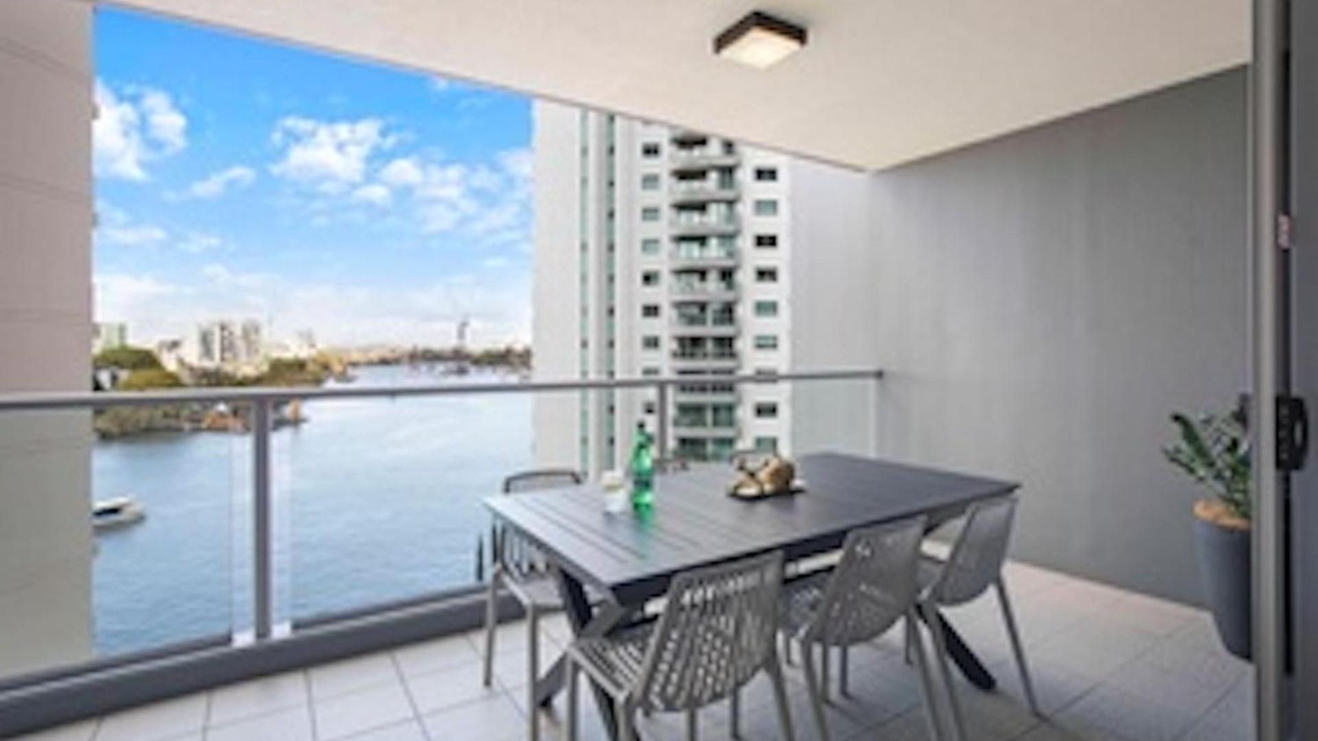 Apartment Holly's Skyline-views, Pool, Spa, Cbd *