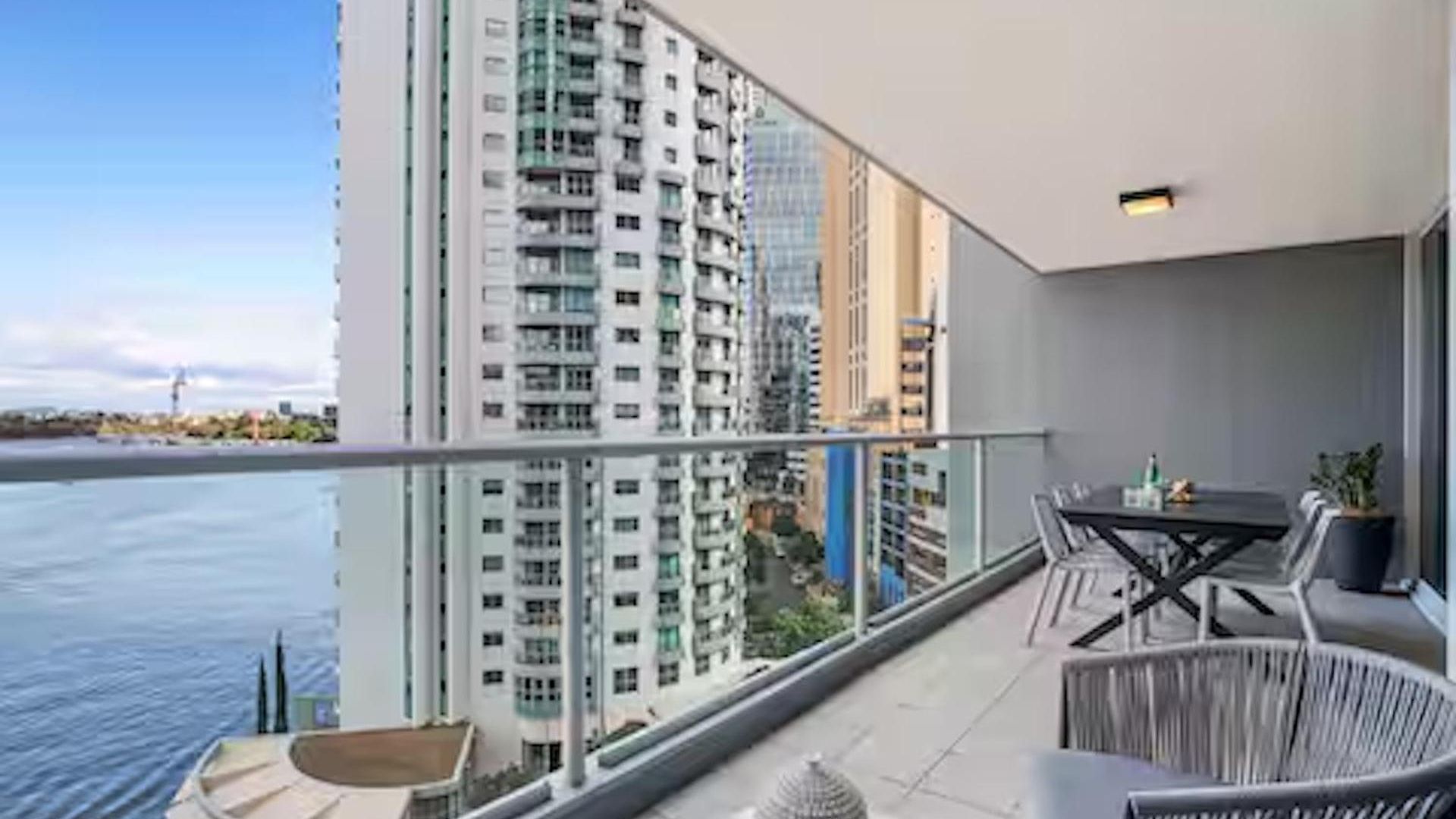Holly's Skyline-views, Pool, Spa, Cbd Apartment Brisbane