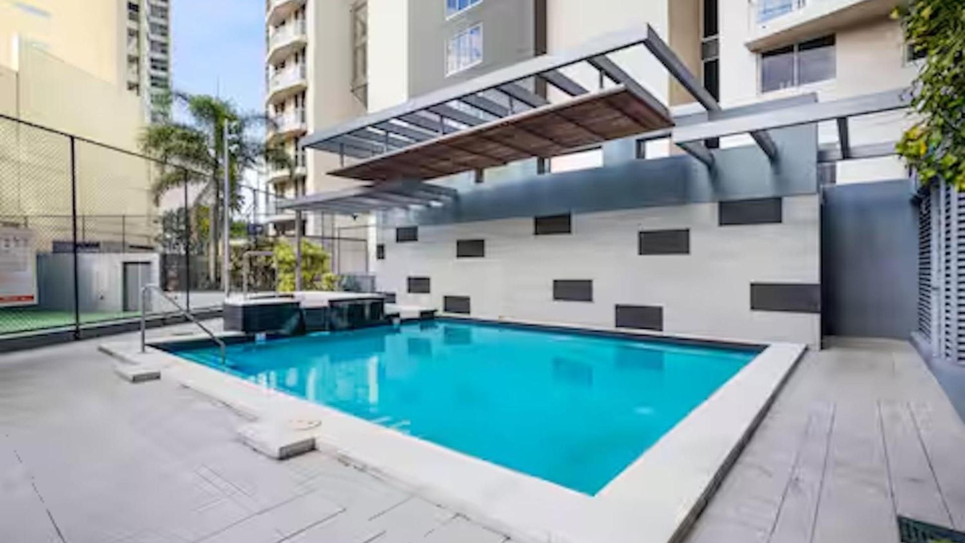 Apartment Holly's Skyline-views, Pool, Spa, Cbd