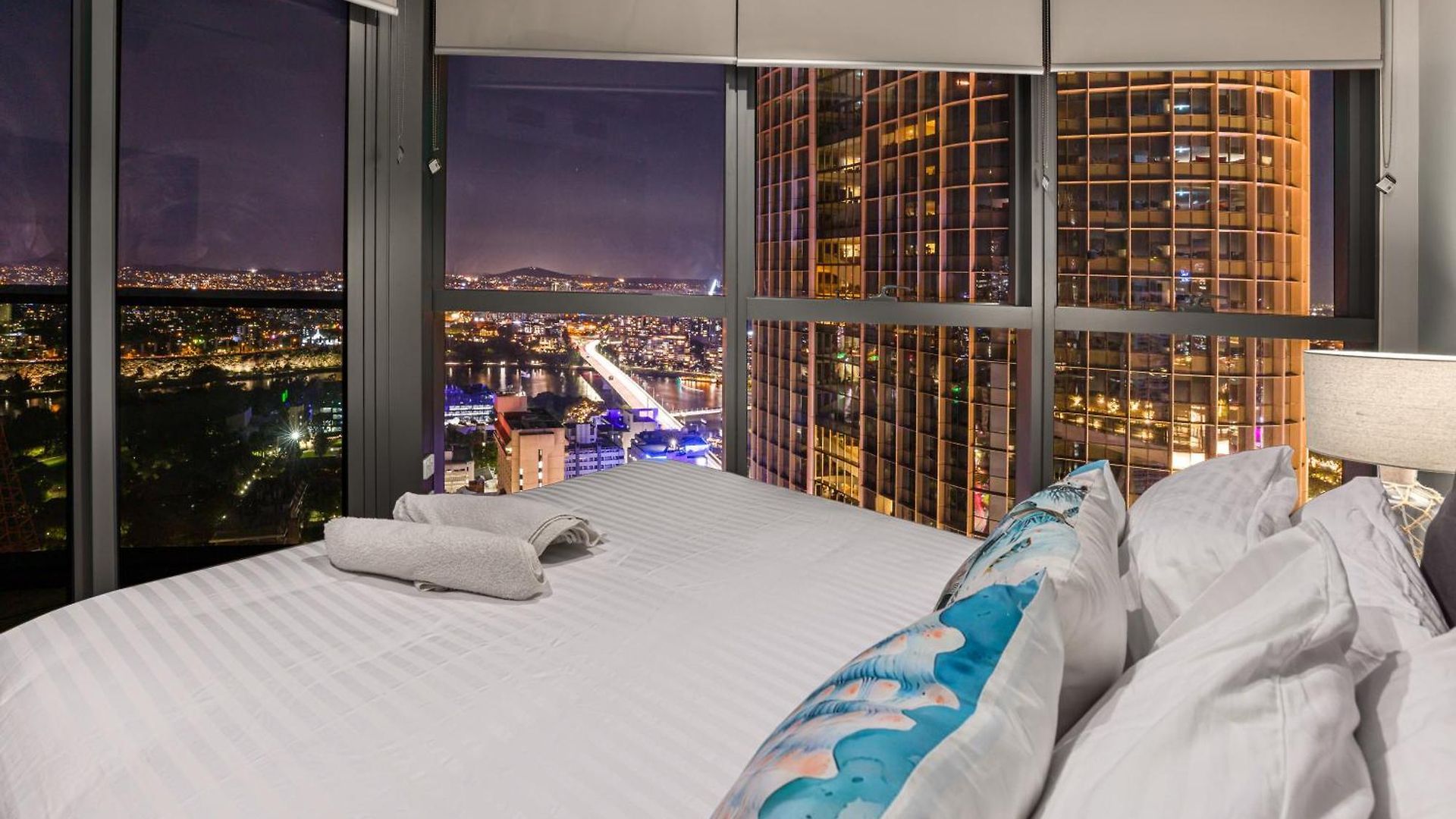 Citybeach At Queens Wharf With Spectacular Views Includes Parking * Brisbane