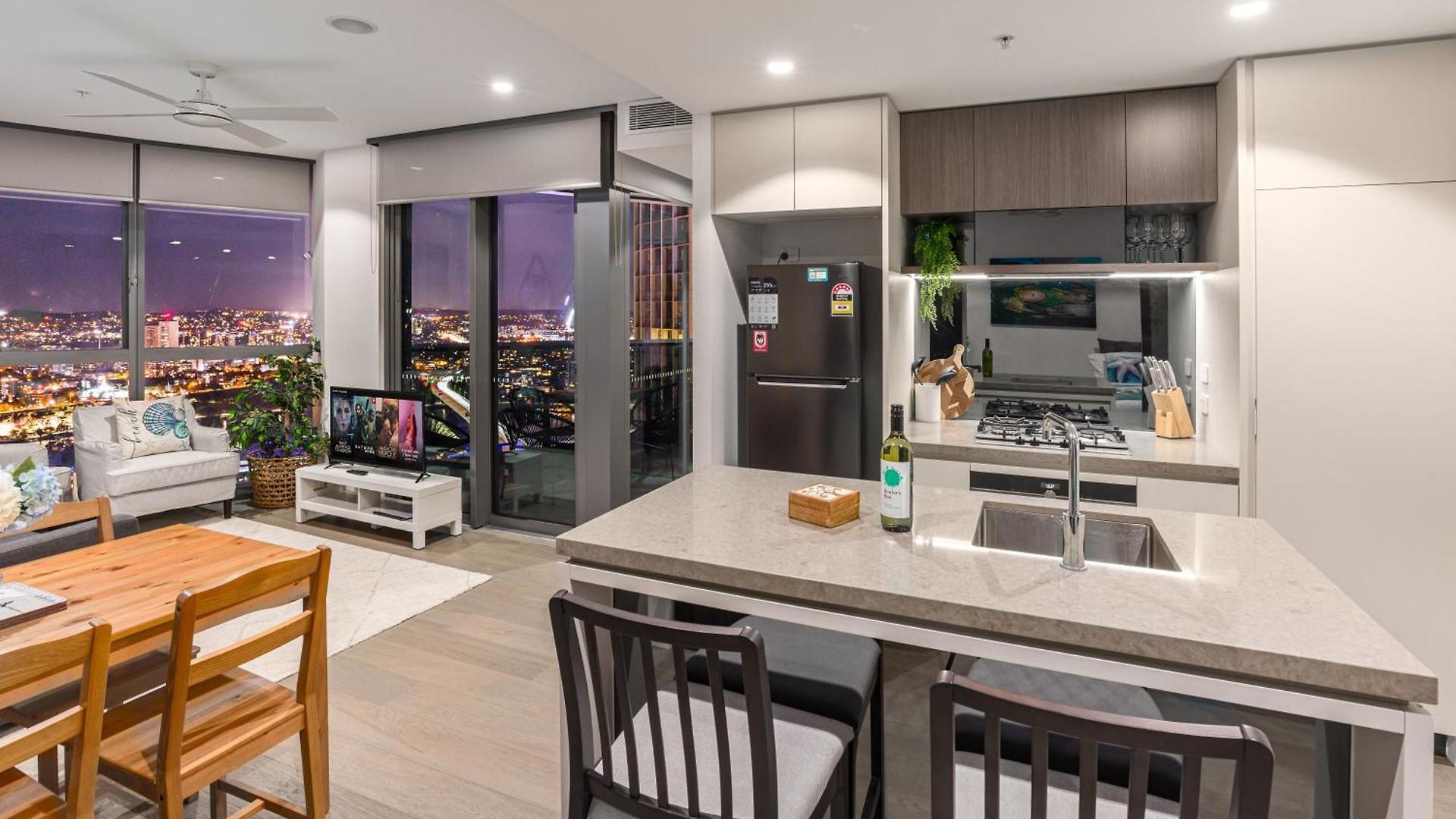 Citybeach At Queens Wharf With Spectacular Views Includes Parking Apartment