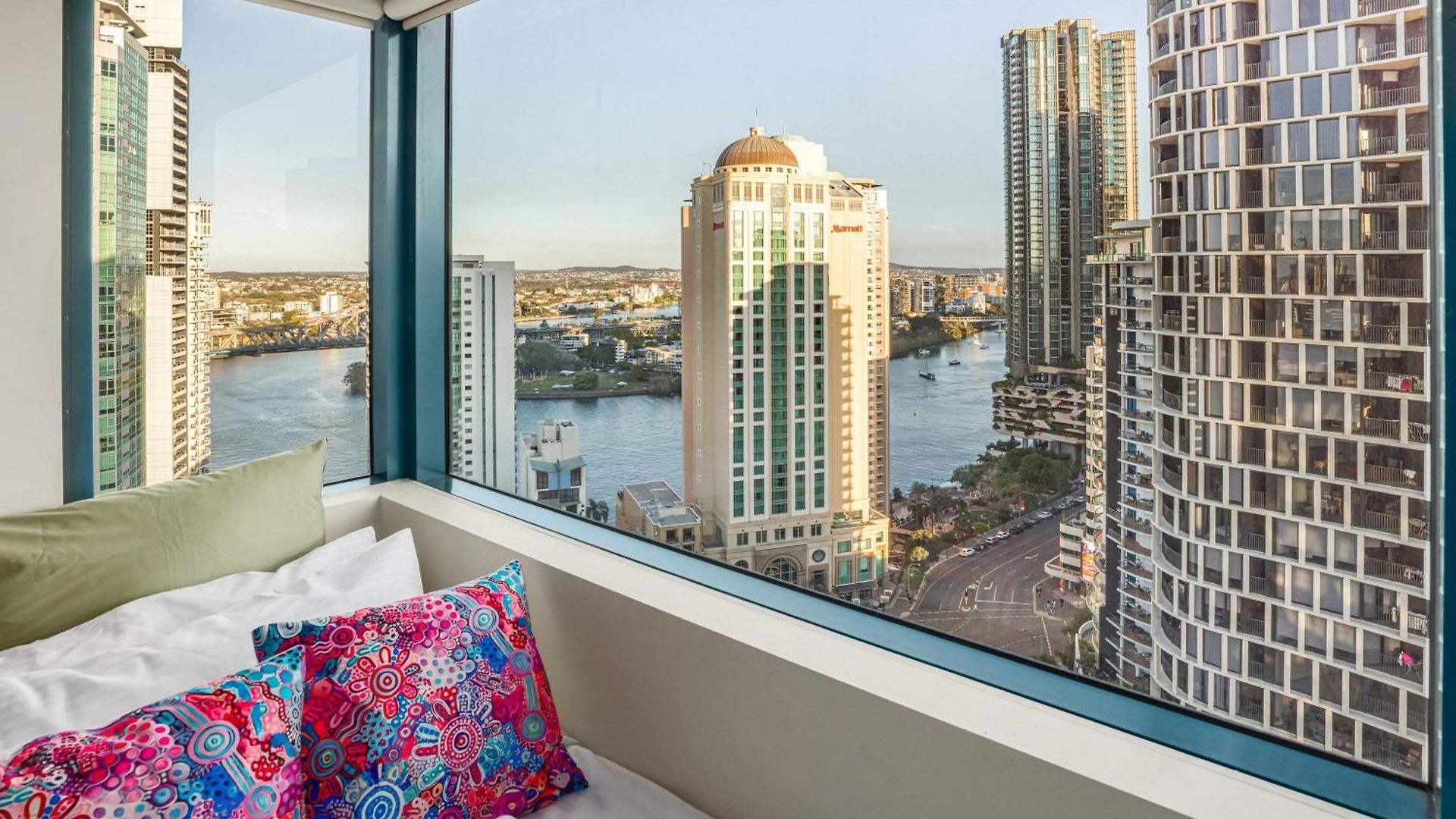 Indigescapes River Views Sleeps 6 Includes Carpark Apartment *