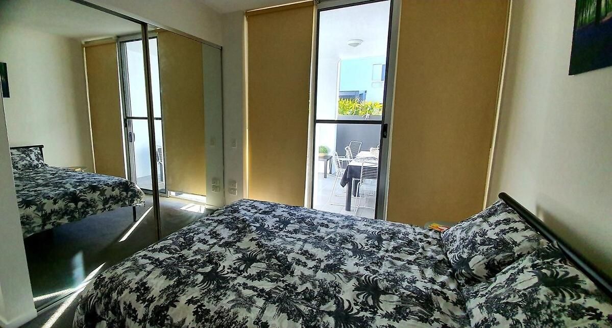 Oxford Street Apartment *