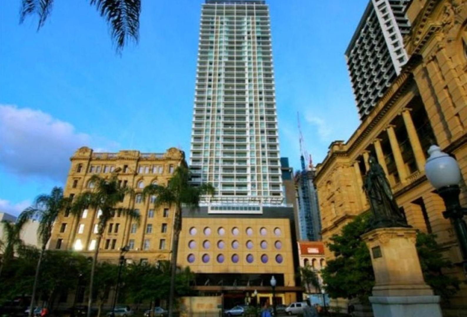 Apartment Coastal Escape With River Views In Casino Towers