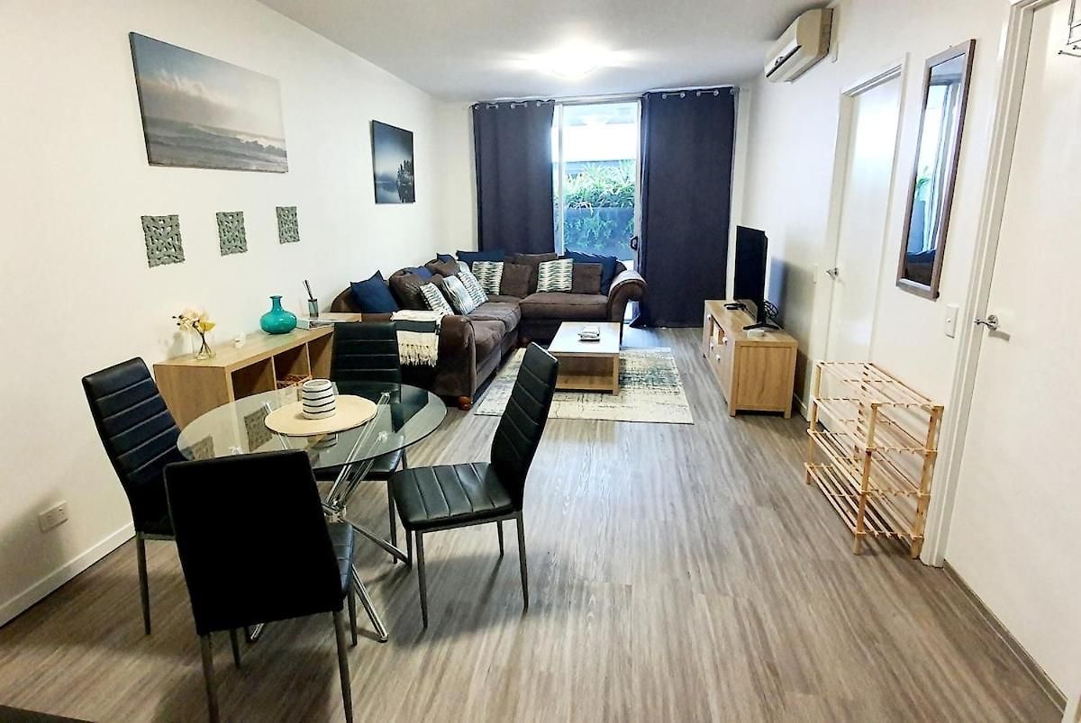 Oxford Street Apartment *