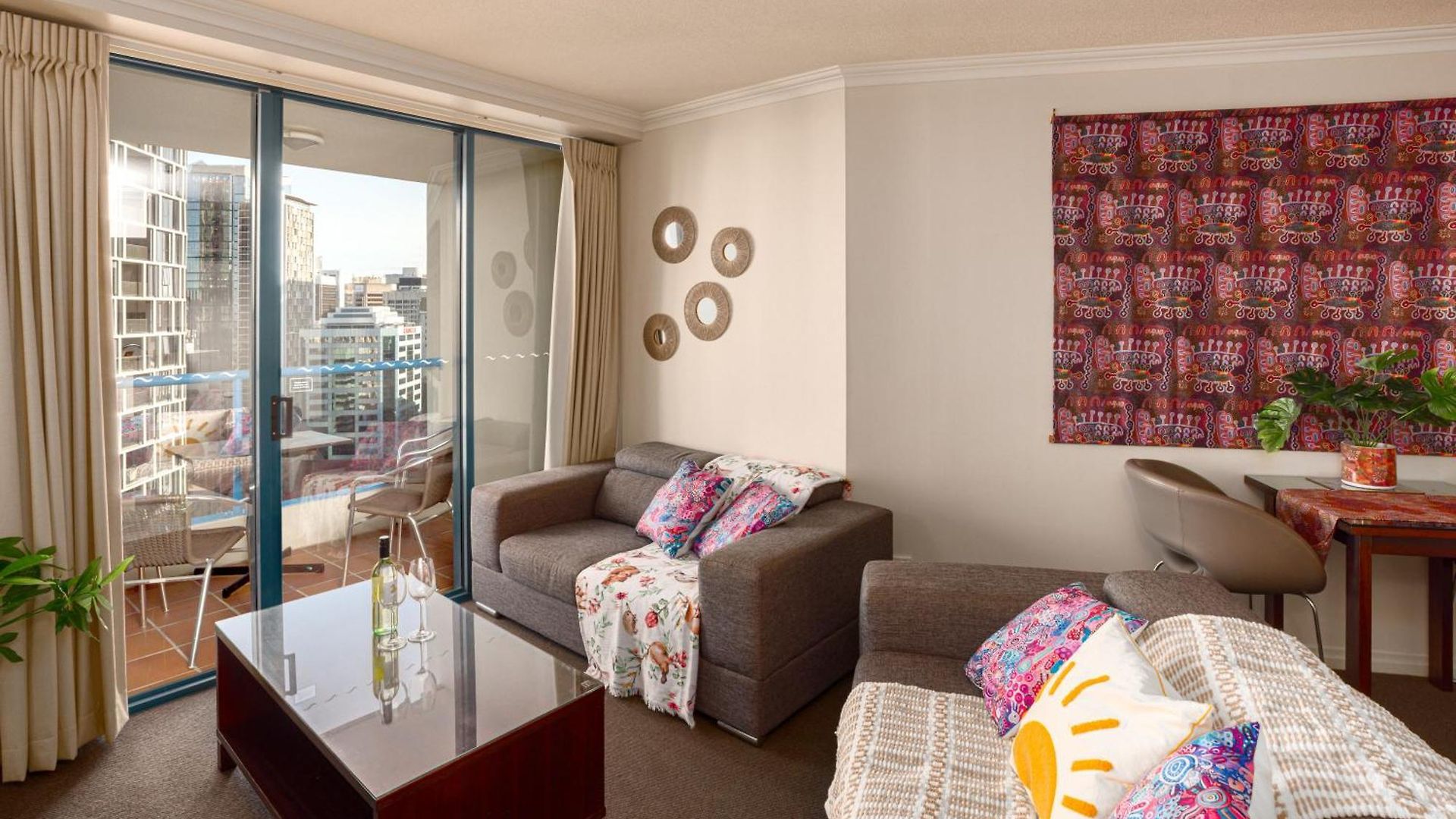 Indigescapes River Views Sleeps 6 Includes Carpark Apartment *