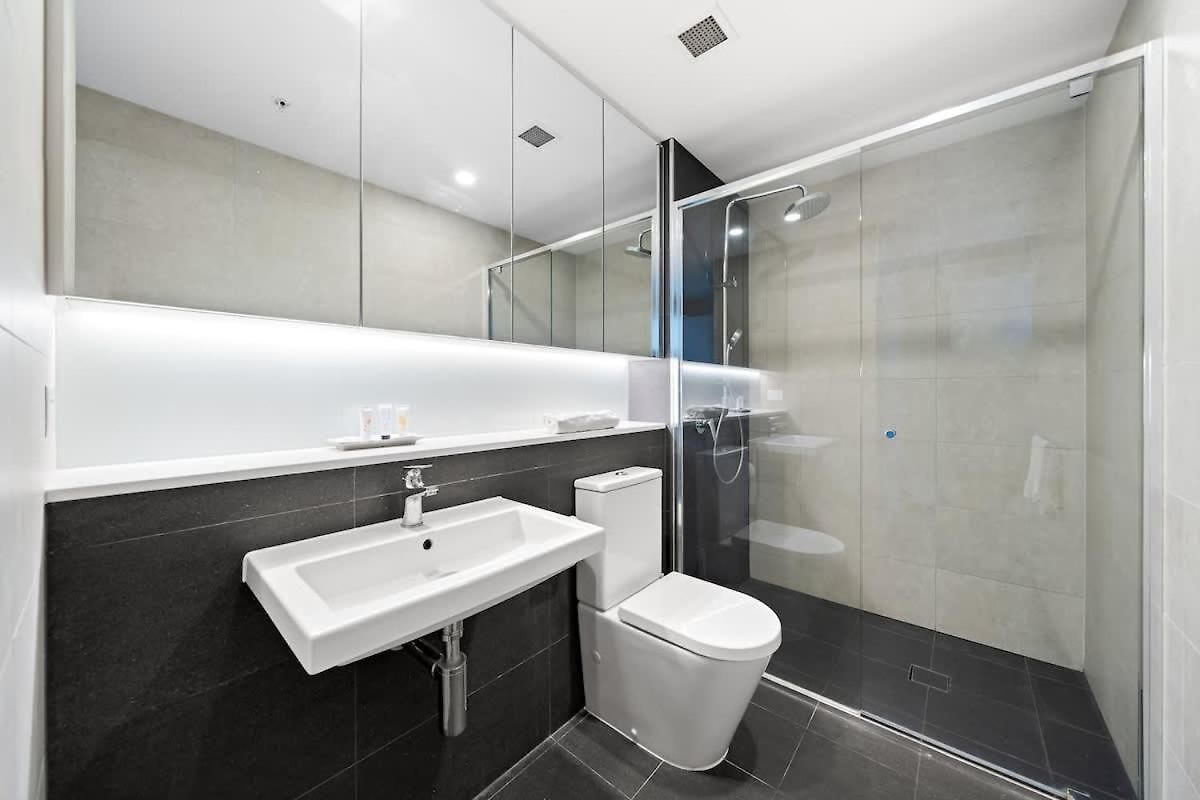 Skytower - Executive 9th Floor Base Apartment