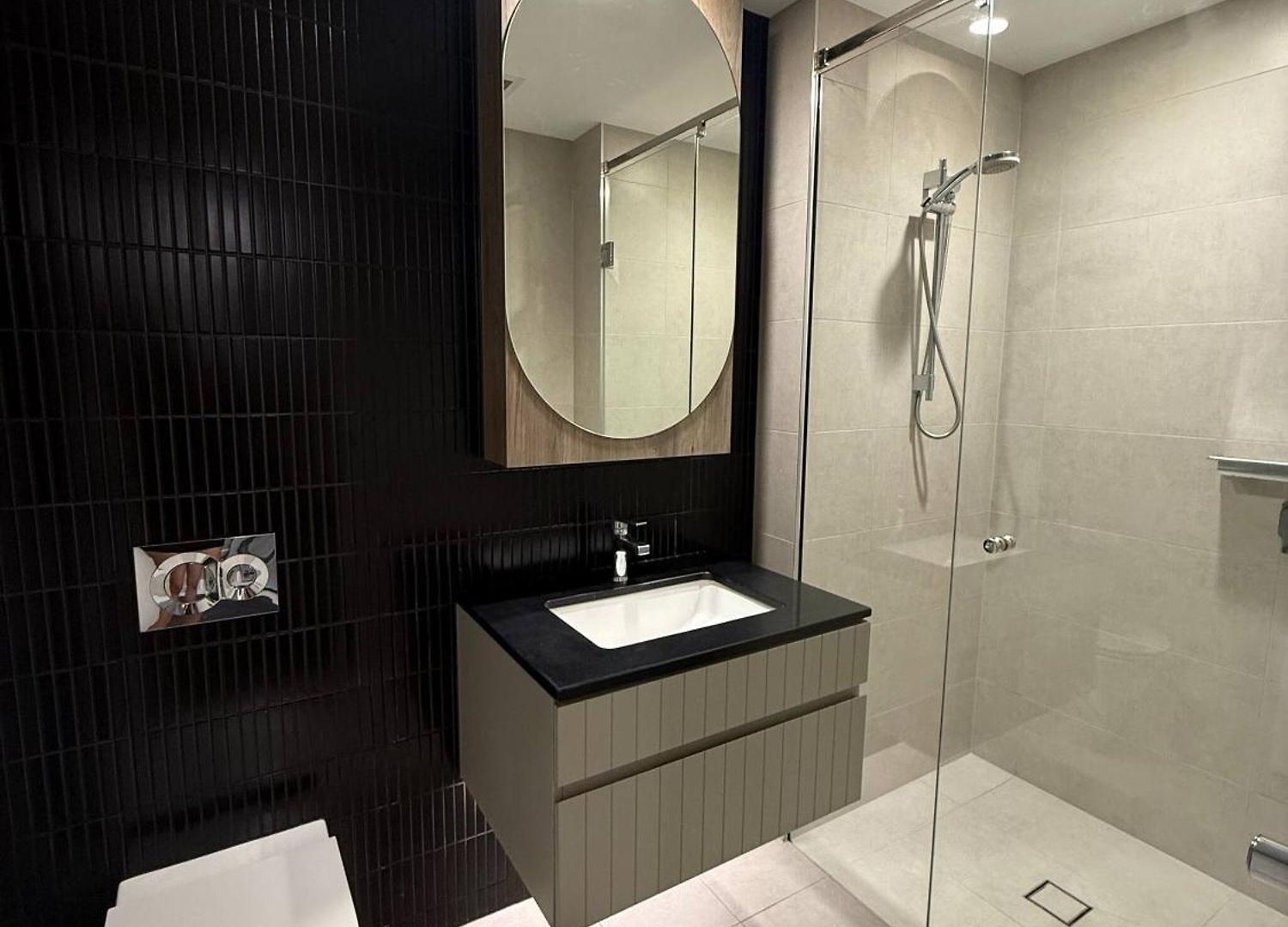 Apartment The Only One - Riverfront Elegance, Free Carpark *