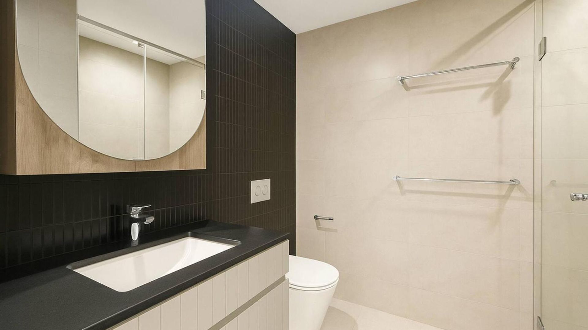 Apartment The Only One - Riverfront Elegance, Free Carpark Brisbane
