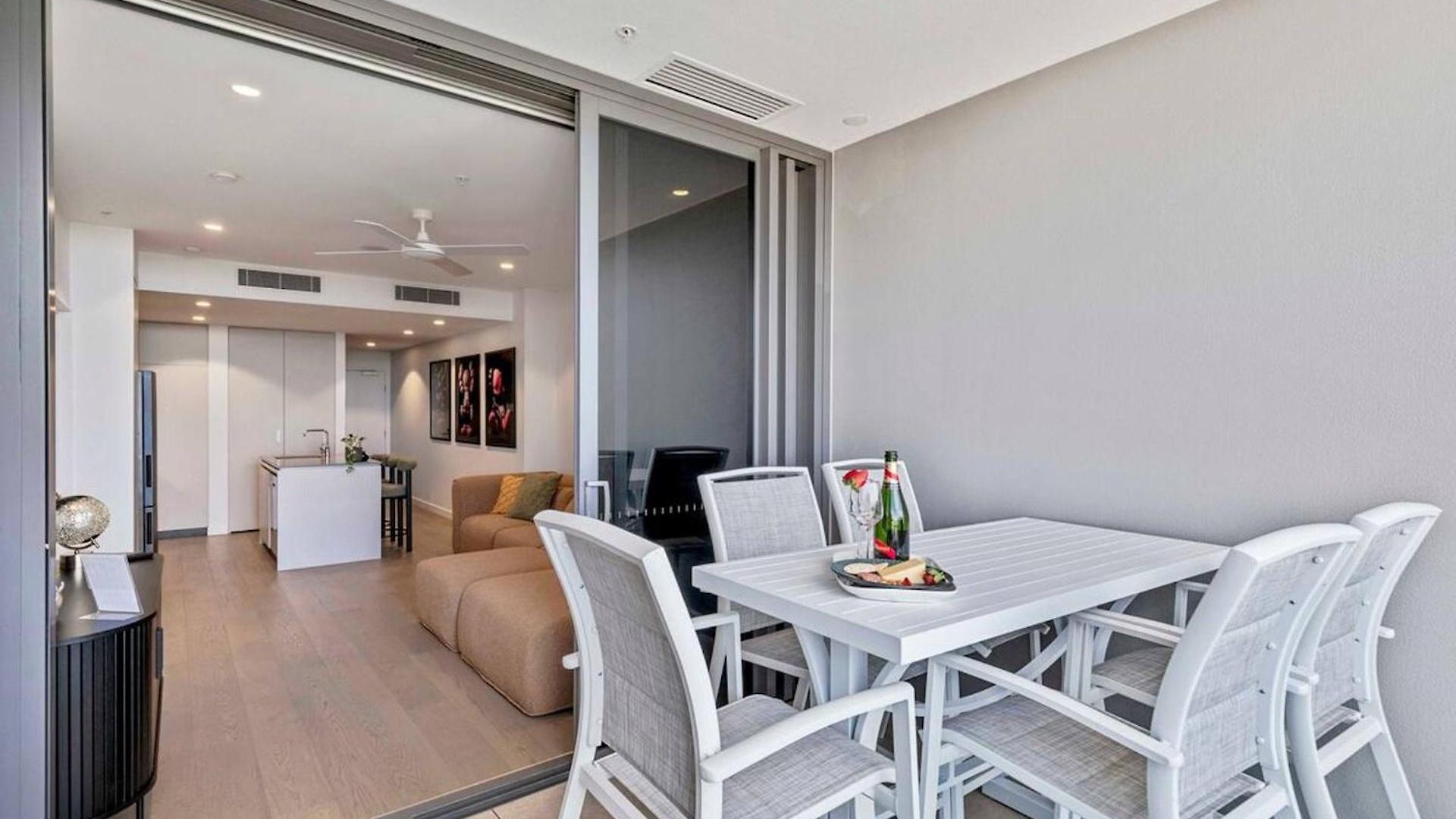 Queens Wharf Luxe Retreat -brisbane Cbd, Pool, Apartment *