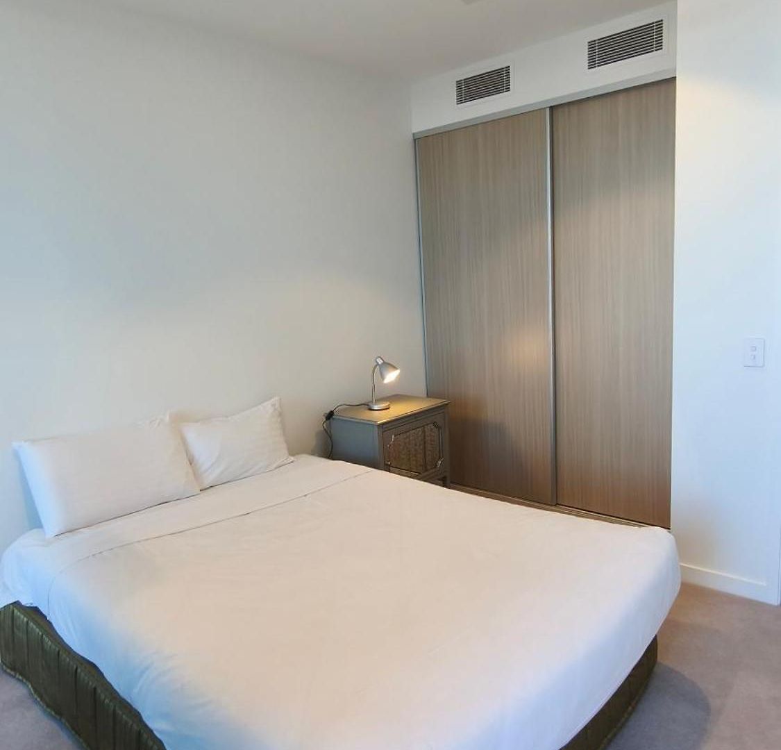 40 Queens Wharf 1 Bedroom Apartment *