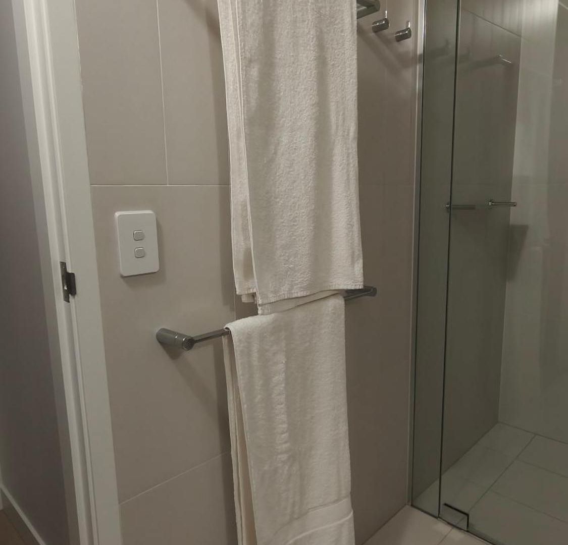 40 Queens Wharf 1 Bedroom Apartment