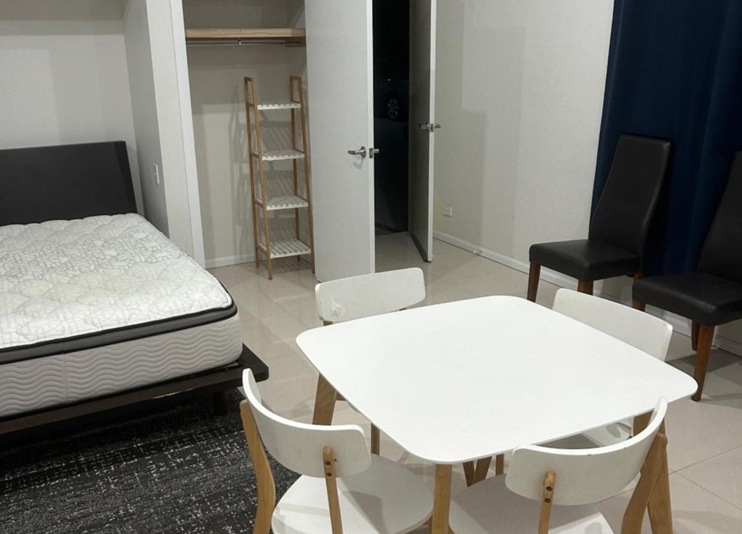 Studio Room *
