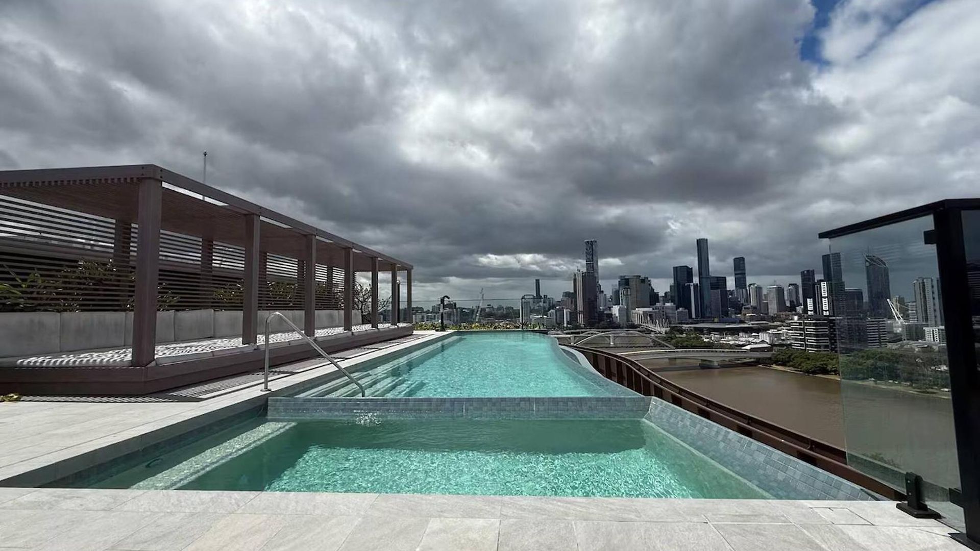 Urban Edge - Mins To Suncorp Stadium & Bne Apartment *