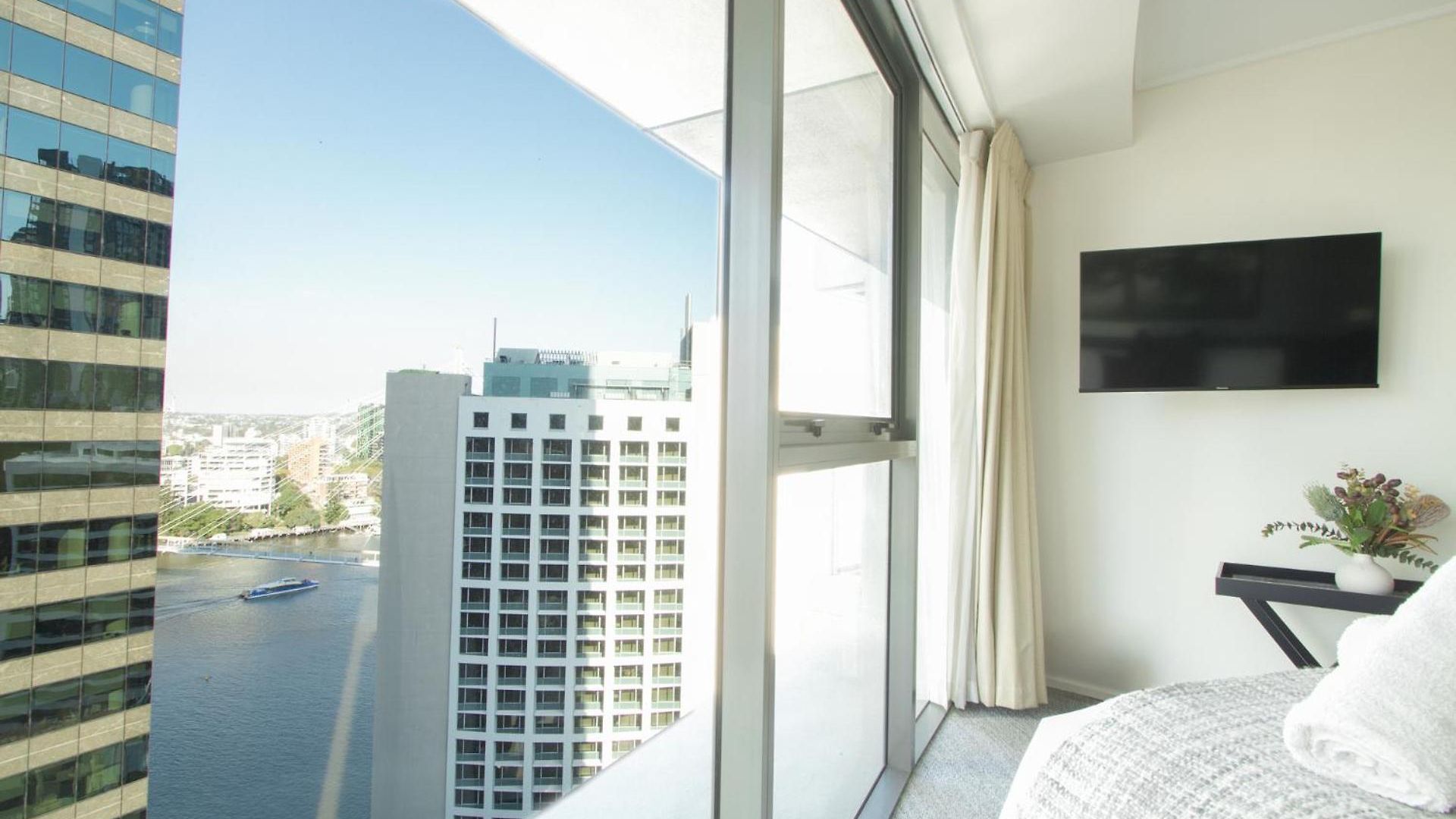 Luxury Cbd 2b2b Balcony Views Free Parking Apartment Brisbane