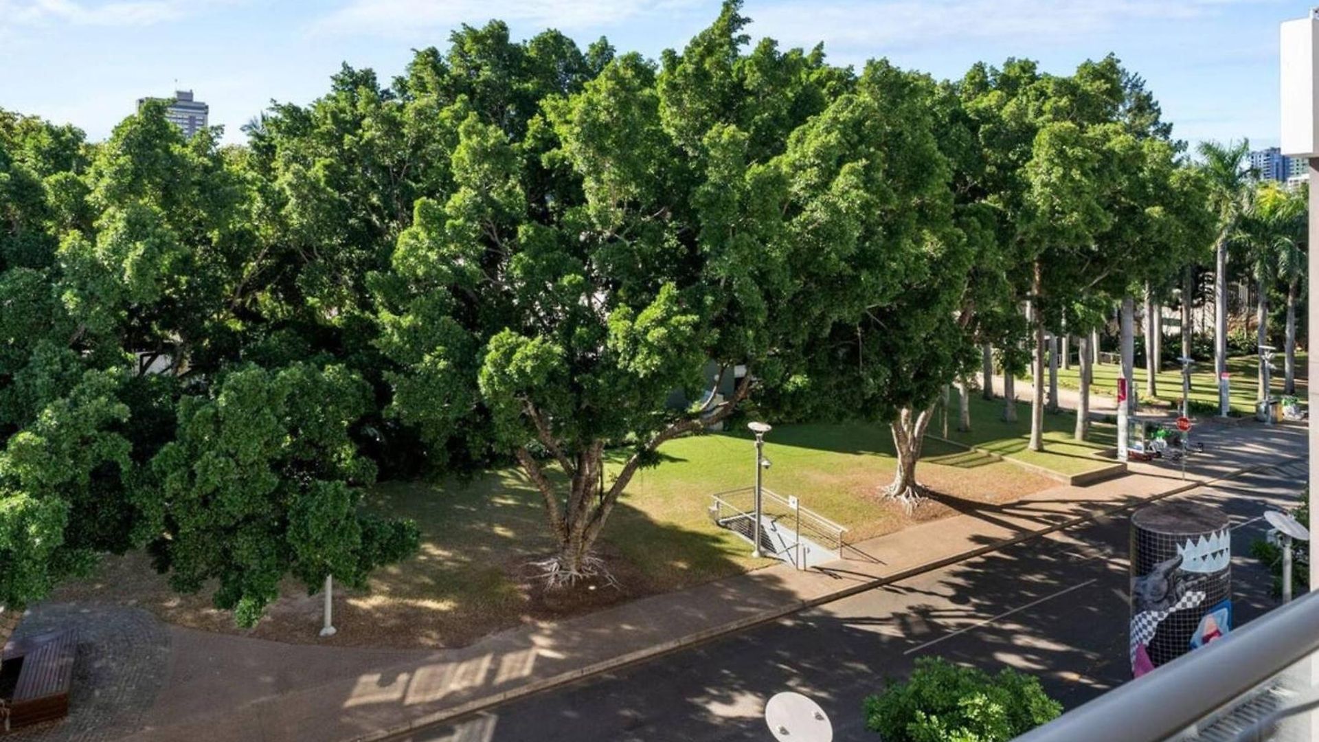 3br Retreat At South Bank Near The Beach!