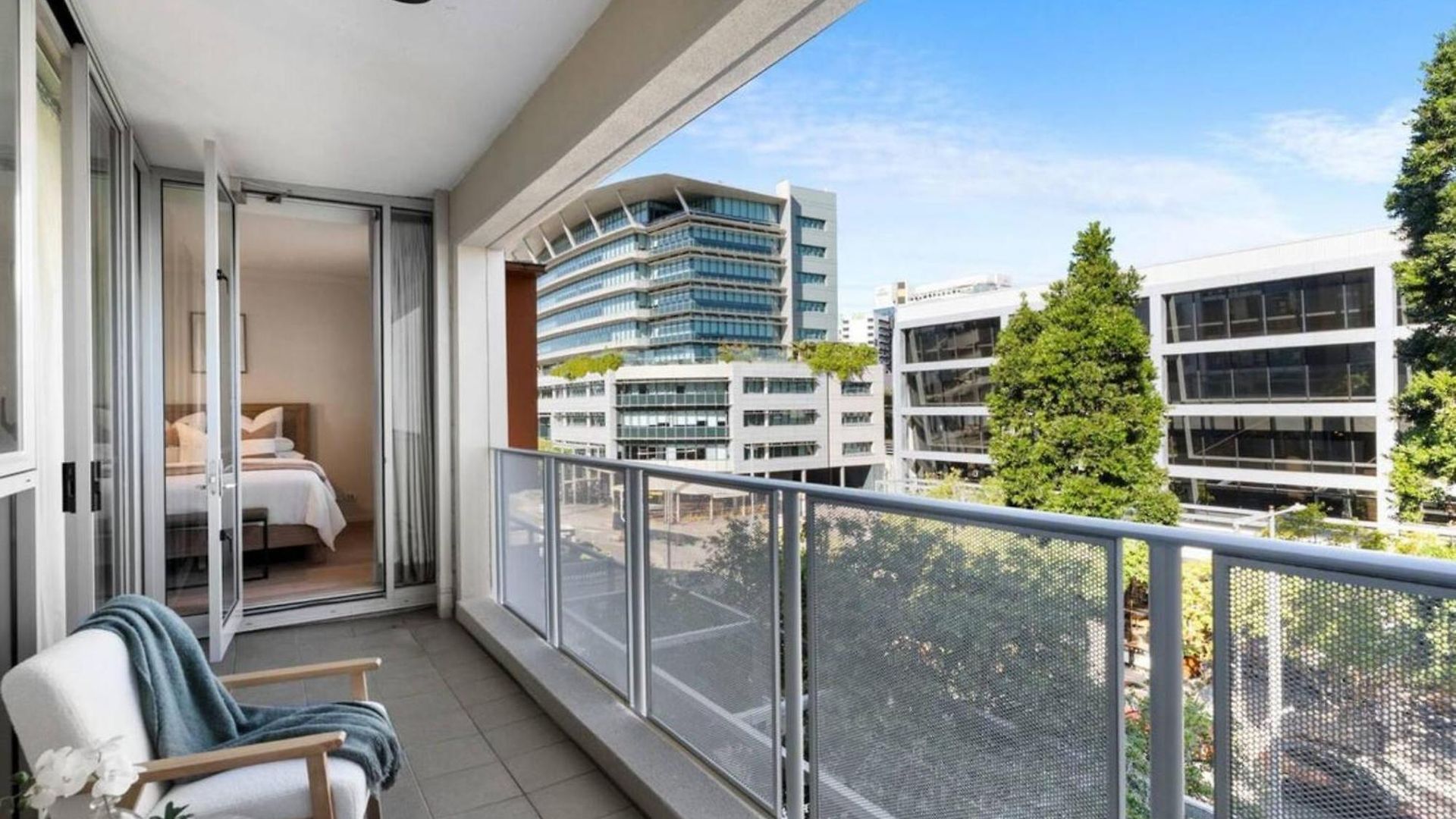 3br Retreat At South Bank Near The Beach!