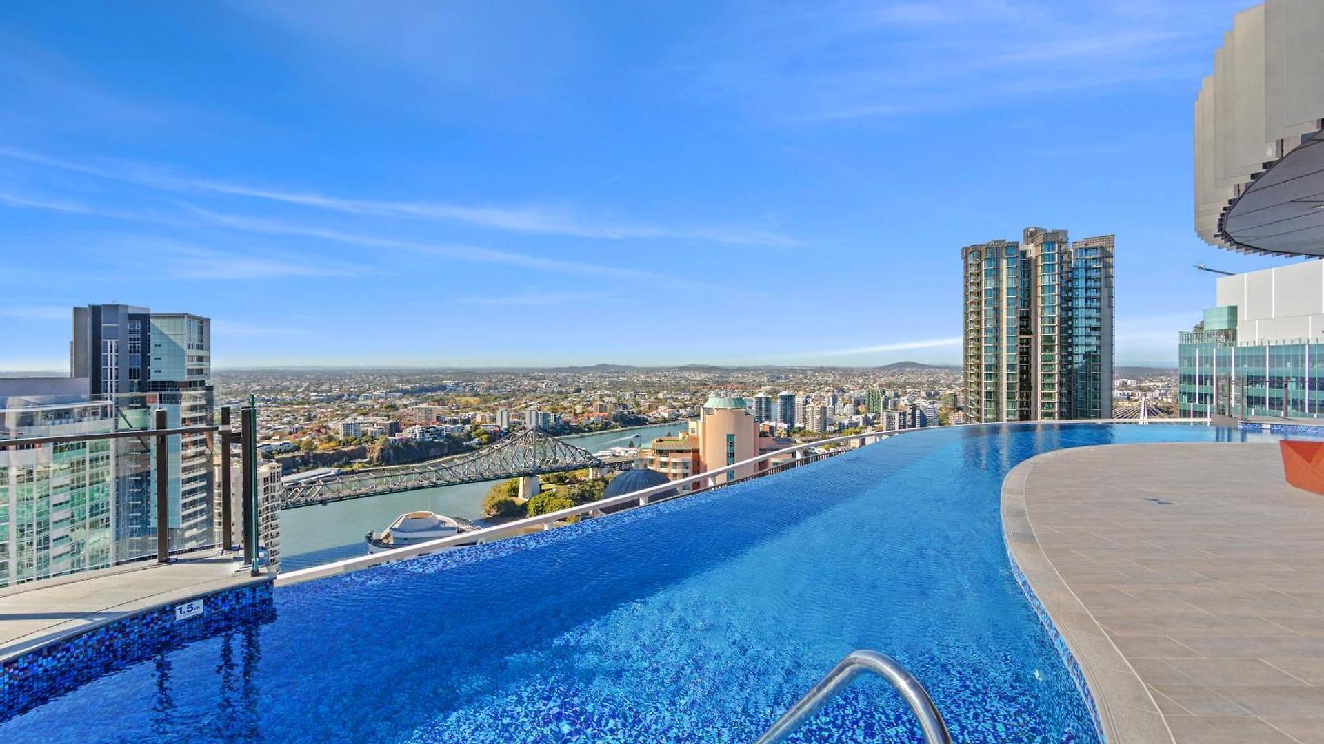Aparthotel Spire Residences By Cllix