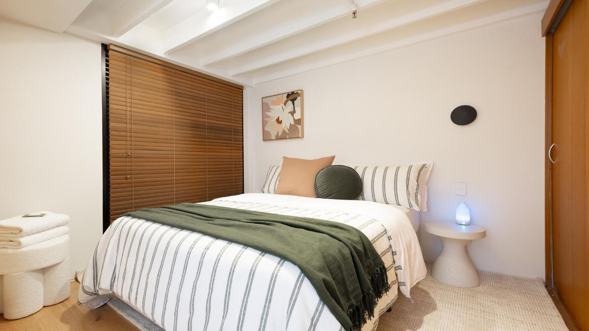 Riverside Loft 2bed,2bath Park Pool