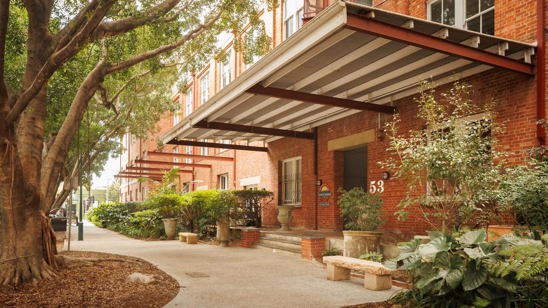 Apartment Riverside Loft 2bed,2bath Park Pool